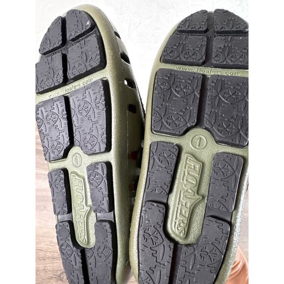 Floafers kids Youth Prodigy Driver Shiny Green Cypress Patent/ Black Sz J1 NWOT - Picture 6 of 6